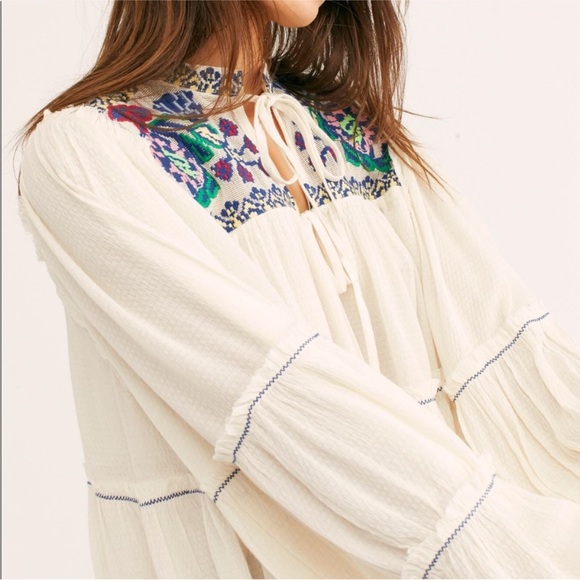Free People - In Vivid Color Embroidered Peasant Top - Size M - Picture 3 of 9